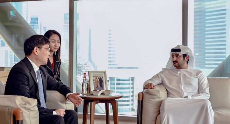 Maktoum bin Mohammed meets with Ren Deqi, Chairman of China’s Bank of Communications