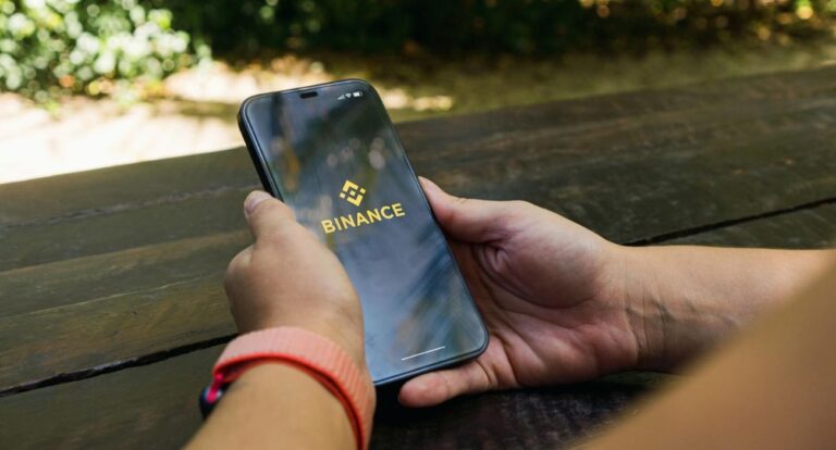 Today in Crypto: Binance Shows Greater Net Flows Resilience, Capital is Flowing Out of US into Asia, OKX Applies for Hong Kong VATP License