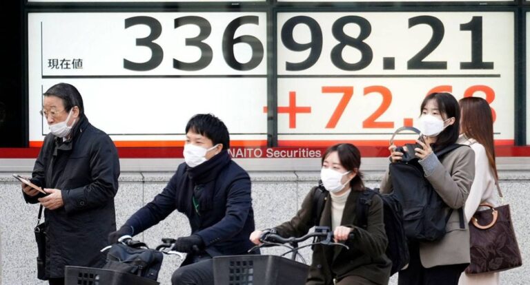 Asian Shares Mostly Decline