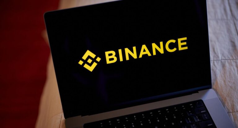 First Mover Americas: Binance Withdraws an Abu Dhabi License Application