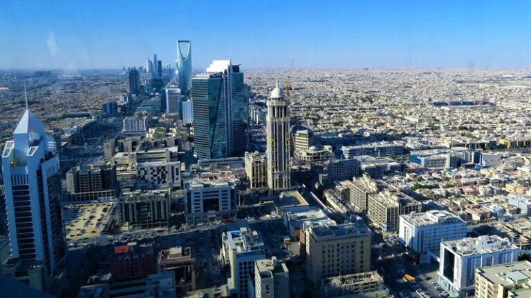 Saudi Arabia plans $40 bln fund for AI investments: Report