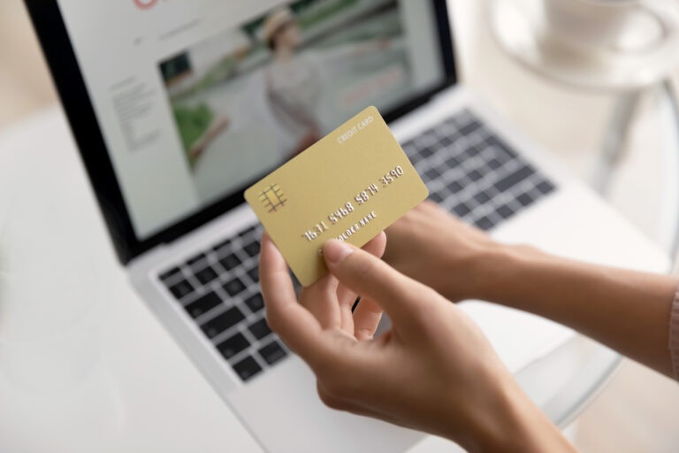 Significant fluctuations in online payment transactions across various sectors following recent severe weather conditions in the UAE