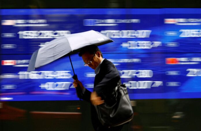 Dollar eases with Fed rate cuts back in view