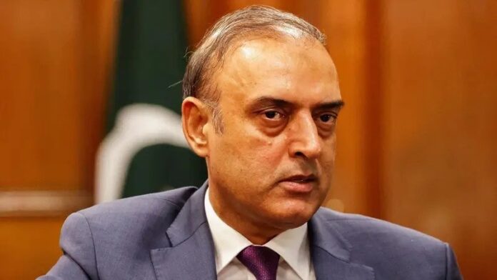 JameelAhmadGovernoroftheStateBankofPakistanSBPisseenduringaninterviewwithReutersinKarachiPakistanAugust272024.Reuters-ezgif.com-webp-to-jpg-converter
