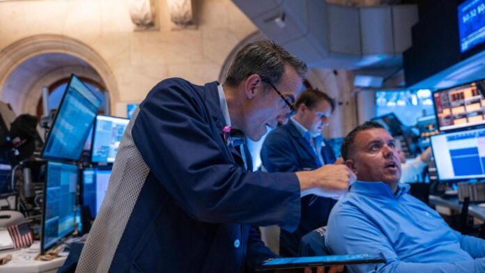 World stocks turn lower as US data sparks worry, yields rise