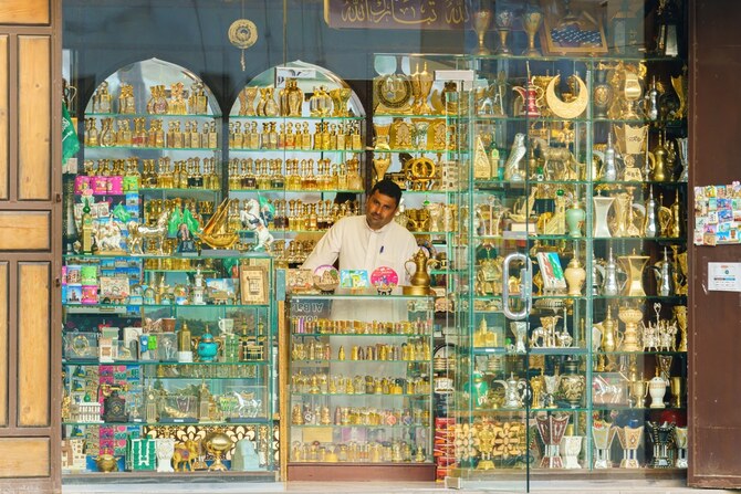 Saudi POS spending reaches $3.78bn, driven by surge in utilities and jewelry