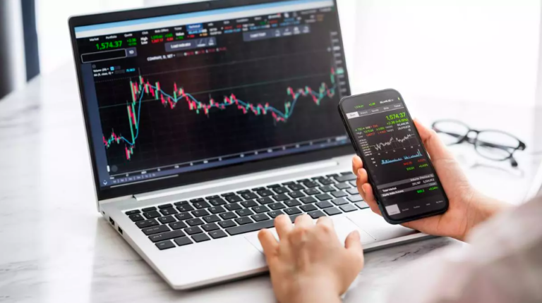 Markets extend losses as Sensex drops 675 points; Midcaps see deeper cuts
