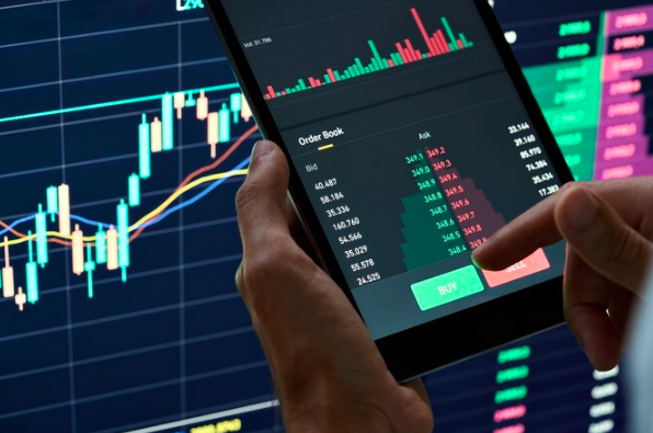 Closing Bell: Saudi main index edges up to close at 12,433